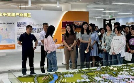 “金鳳展翅”筑夢金平——汕頭市女大學(xué)生就業(yè)創(chuàng)業(yè)系列活動(dòng)賦能青春啟航